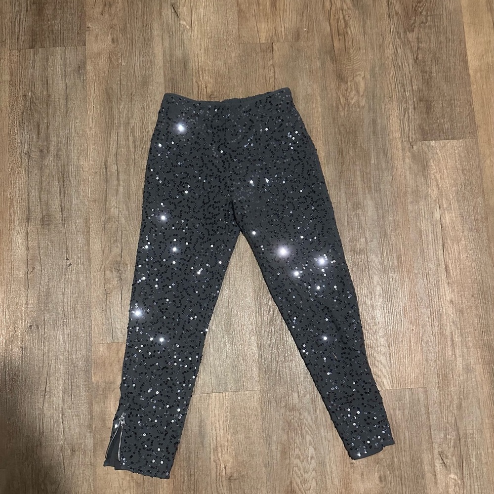 Abercrombie glitter pants brand new with tags on. Size kids large